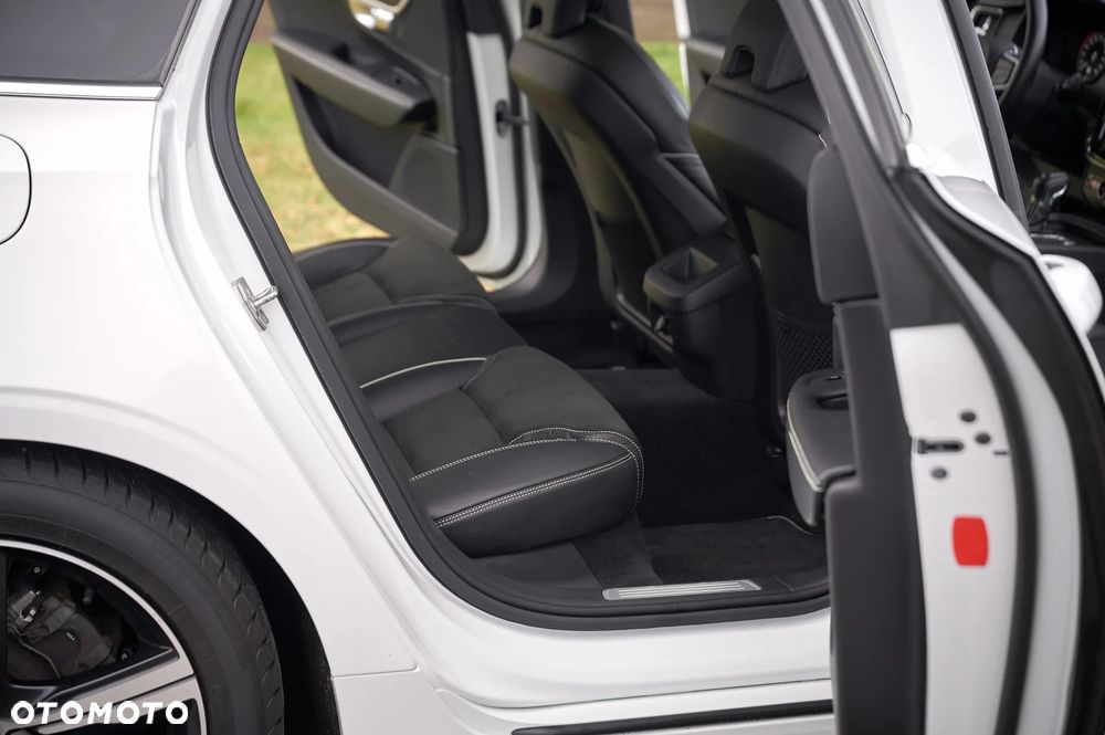 Volvo V90 D4 Geartronic R Design - 32