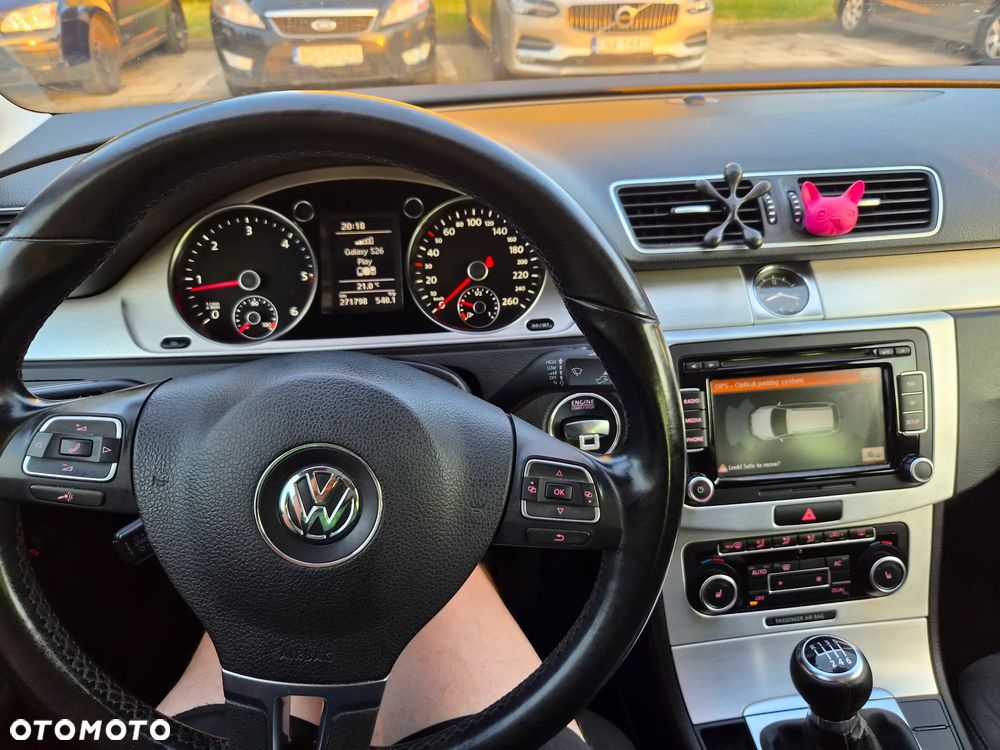 Volkswagen Passat 1.6 TDI Comfortline - 6