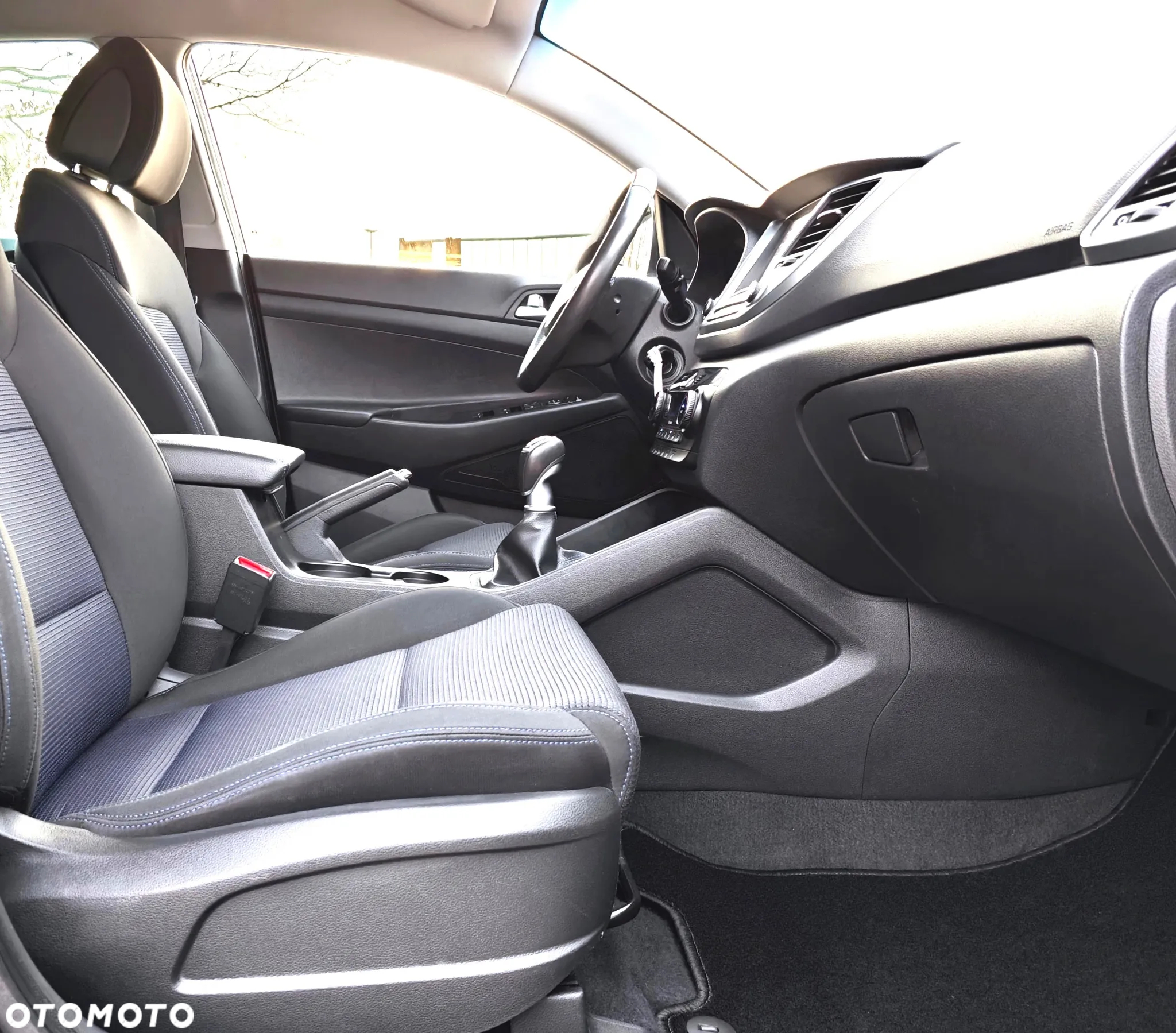 Hyundai Tucson 1.6 GDI BlueDrive Design 2WD - 22