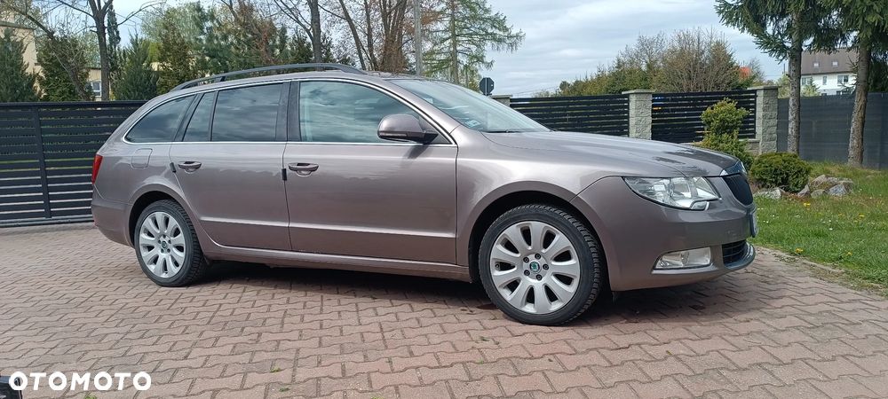 Skoda Superb 2.0 TDI DSG Ambition - 4