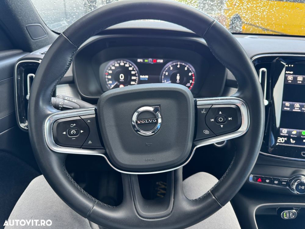 Volvo XC 40 B4 B Geartronic Momentum Pro - 12