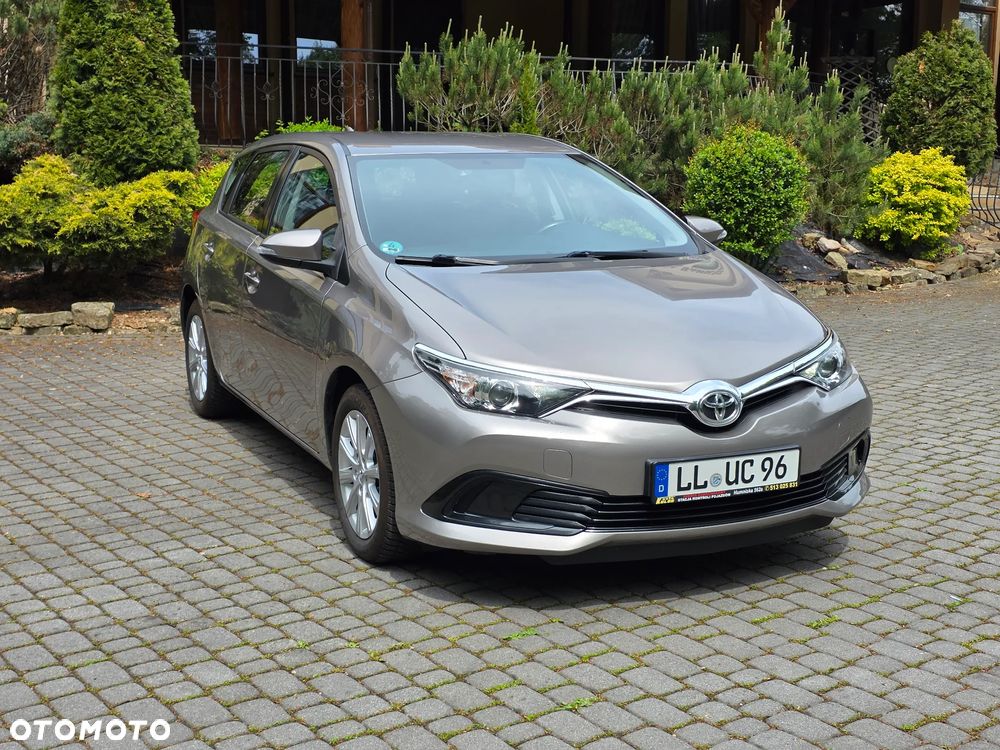 Toyota Auris 1.33 Dual-VVT-i - 36