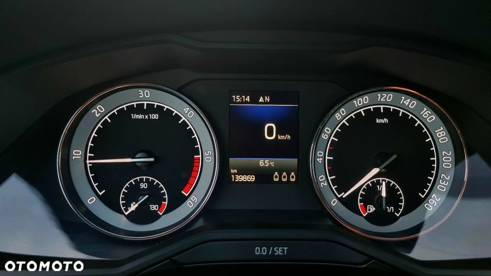 Skoda Superb 2.0 TDI SCR Style - 18