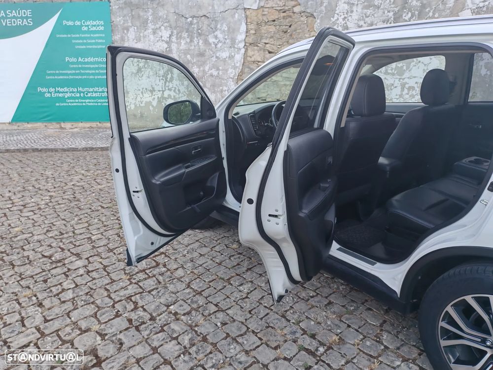 Mitsubishi Outlander 2.2 DI-D Instyle Navi - 11