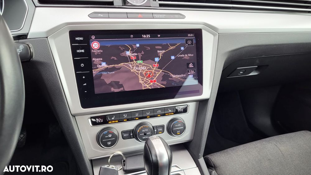 Volkswagen Passat 2.0 TDI DSG Highline - 11