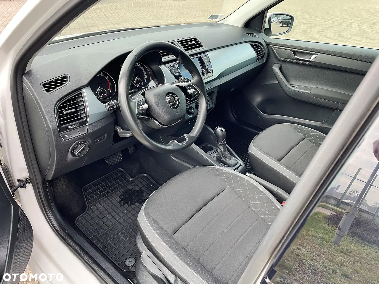 Skoda Fabia 1.0 TSI Ambition DSG - 7