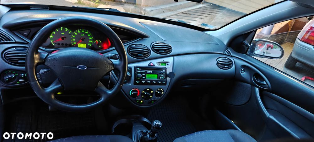 Ford Focus - 8