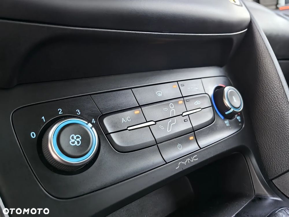 Ford Focus 1.5 TDCi SYNC Edition - 18