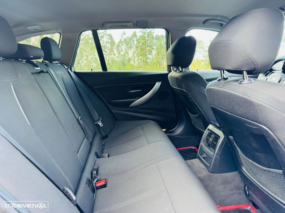 BMW 318 d Sport Line - 40