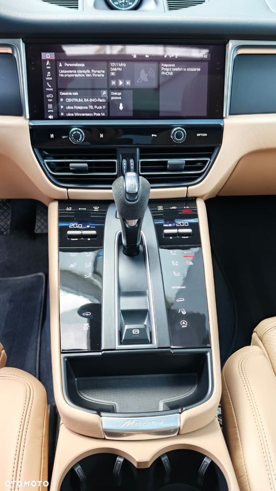 Porsche Macan T - 17