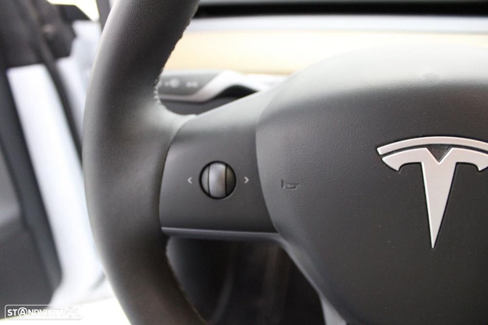 Tesla Model Y Long Range Dual Motor AWD - 15