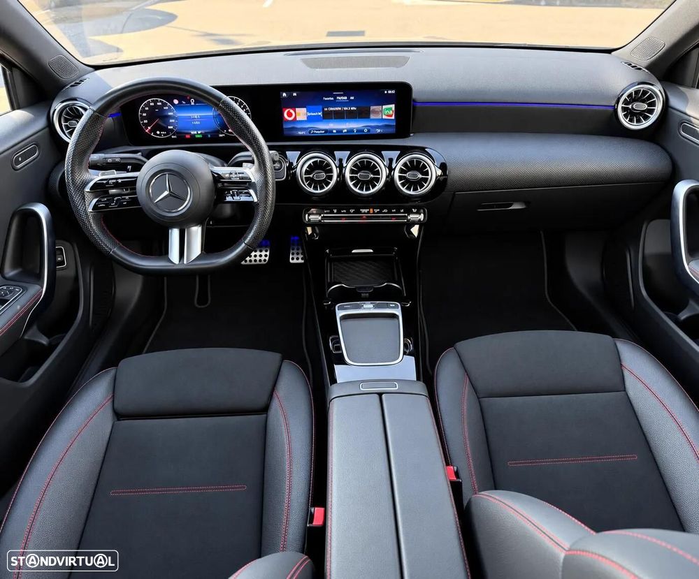Mercedes-Benz A 250 e AMG Line - 12