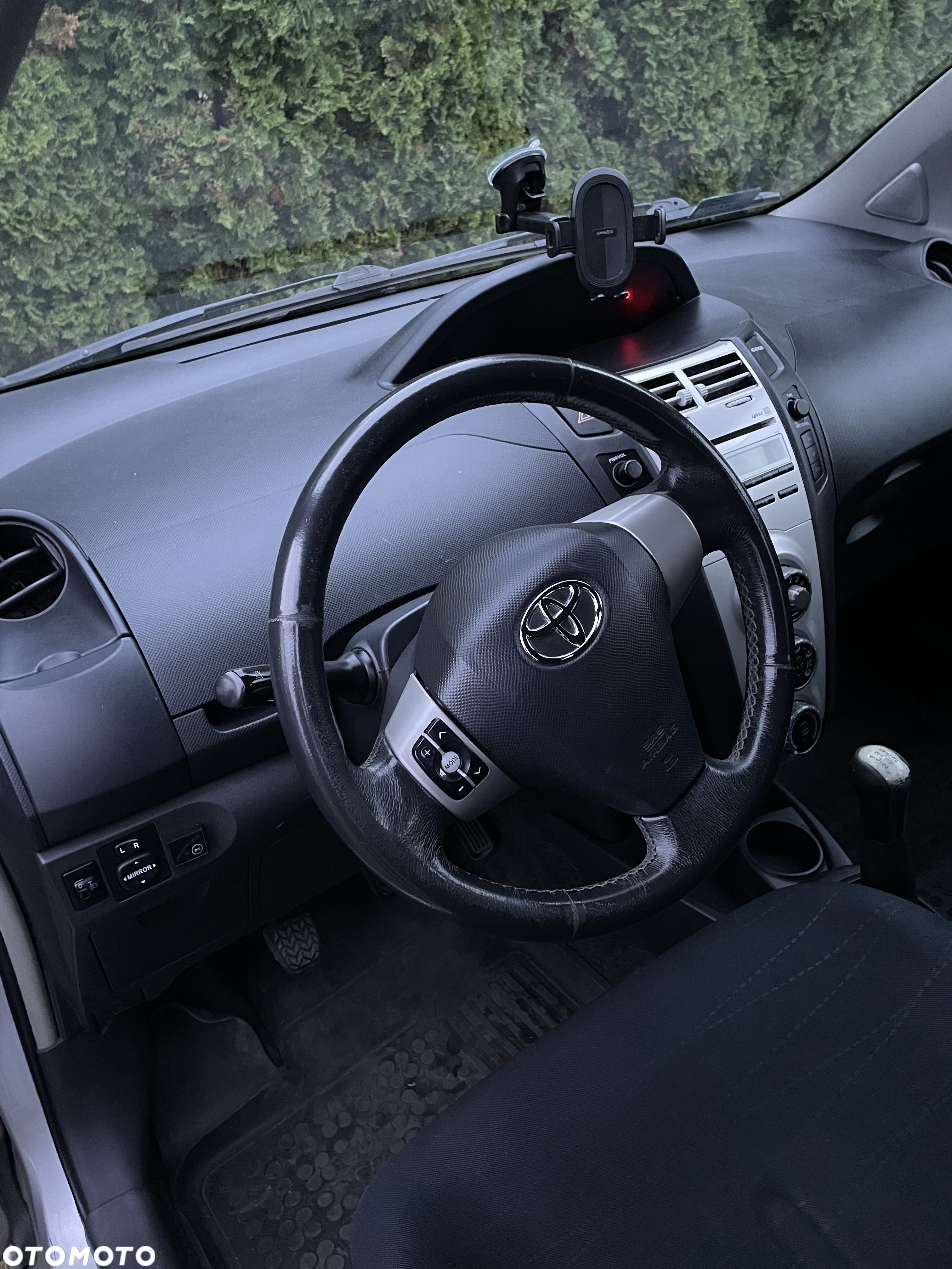 Toyota Yaris - 4