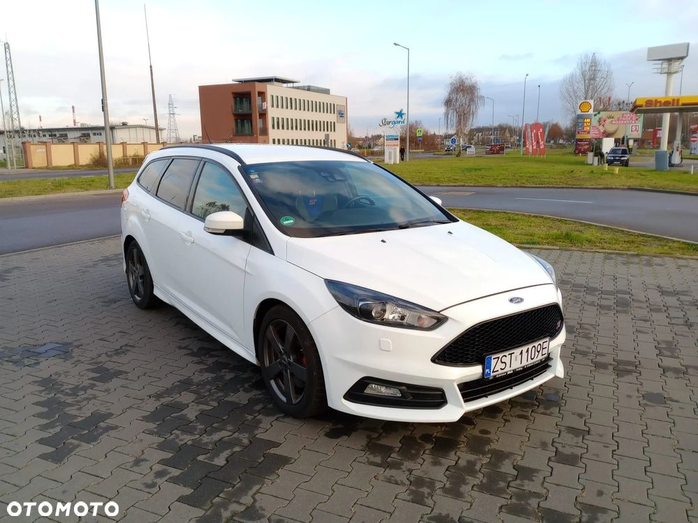 Ford Focus ST - 18