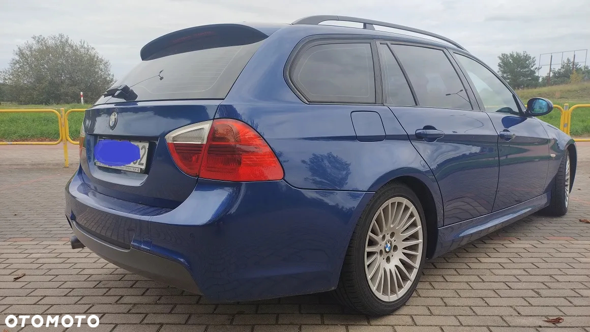 BMW Seria 3 318i Touring - 9