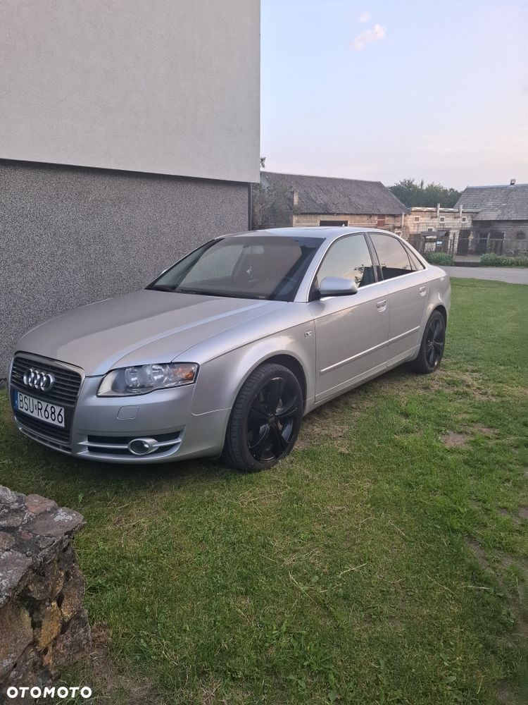 Audi A4 Limousine - 1