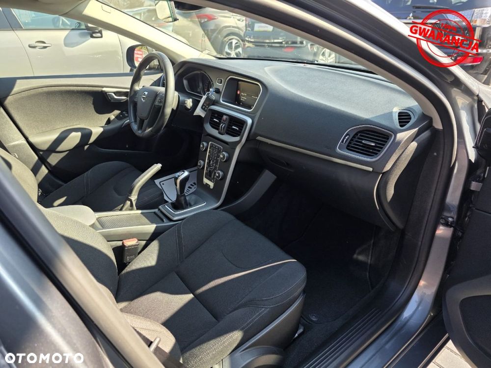 Volvo V40 - 25