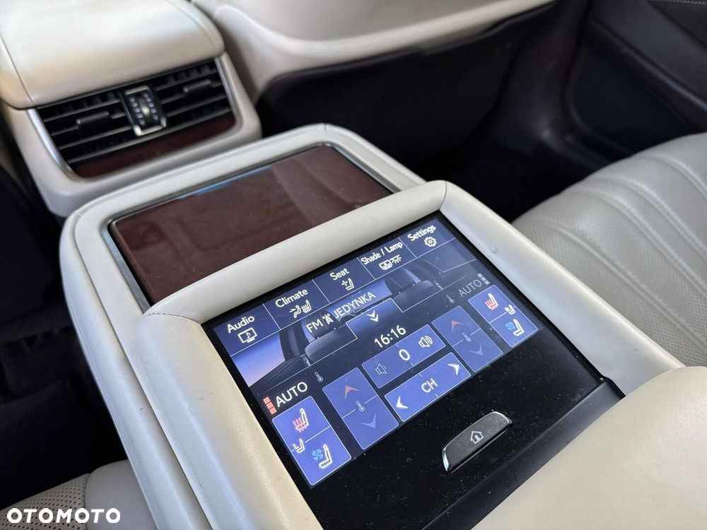Lexus LS - 21
