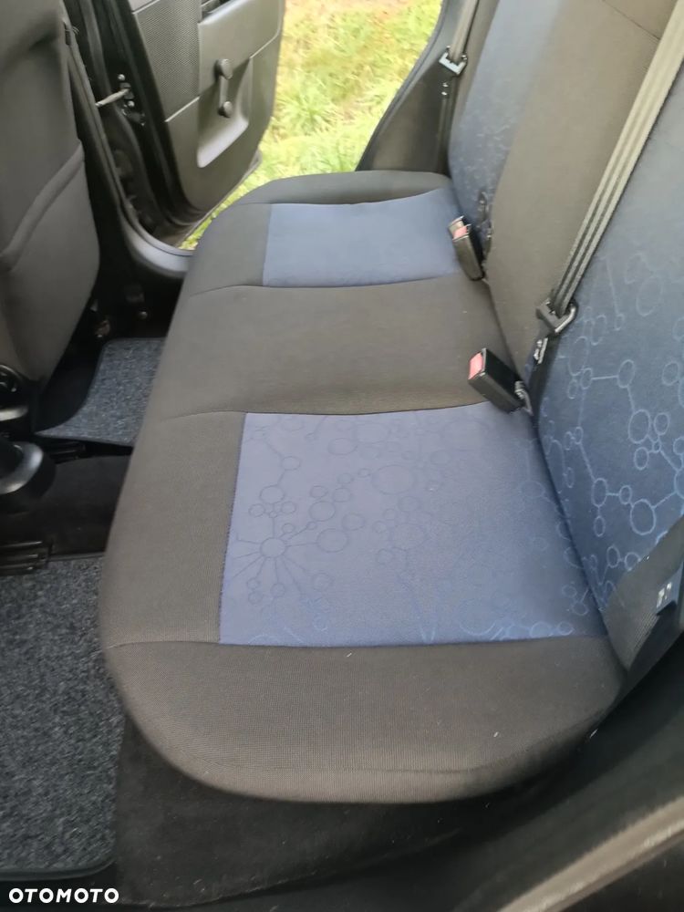 Ford Fiesta 1.4 Ambiente - 29