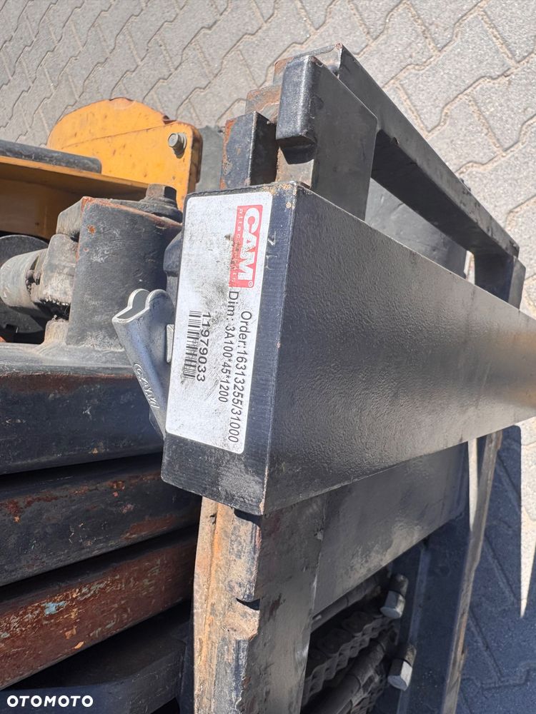 Caterpillar GP30N - 17