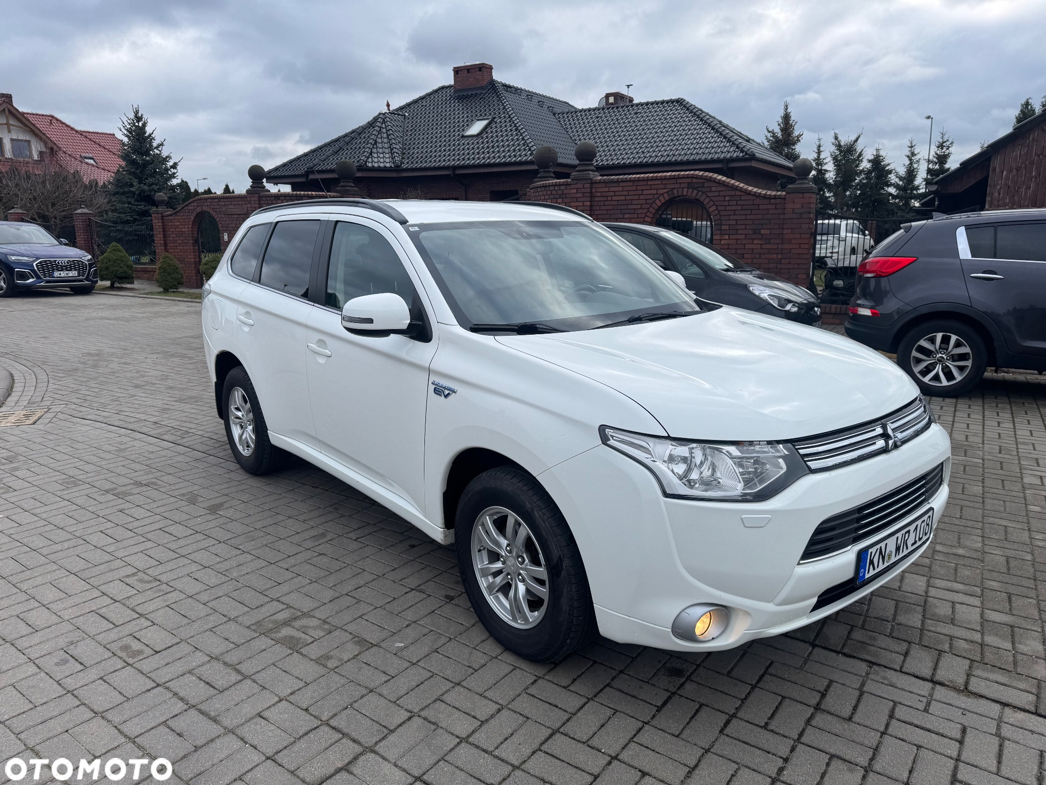 Mitsubishi Outlander 2.0 4WD Plug-In Hybrid - 5