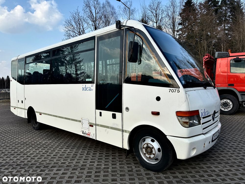 Mercedes-Benz Mediano 815 - 3