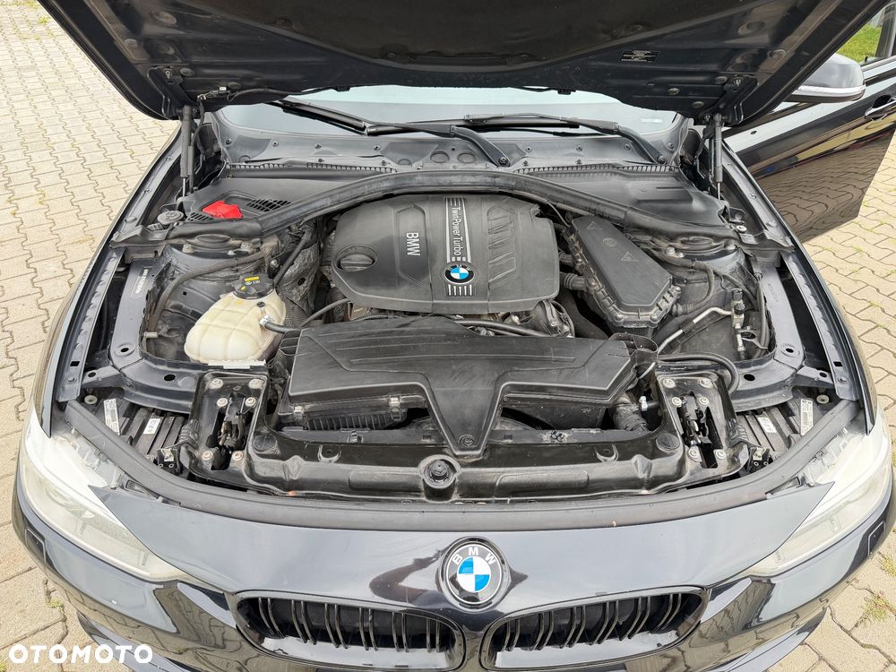 BMW Seria 3 318d Sport Line - 30
