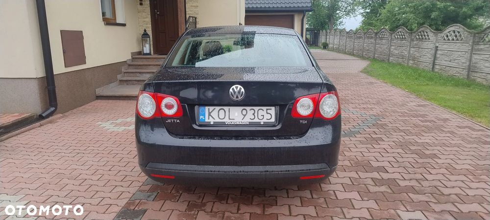 Volkswagen Jetta 1.6 TDI Comfortline - 8
