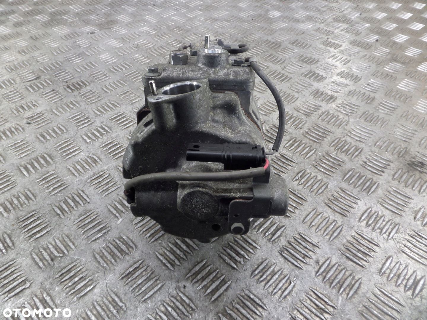 SPRĘŻARKA KLIMATYZACJI BMW E60 E61 GE447260-4081, 7SBU17C - 3