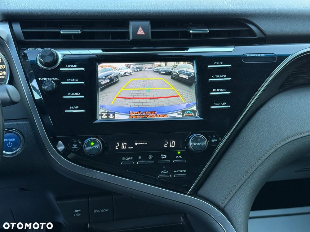 Toyota Camry 2.5 Hybrid Comfort CVT - 4
