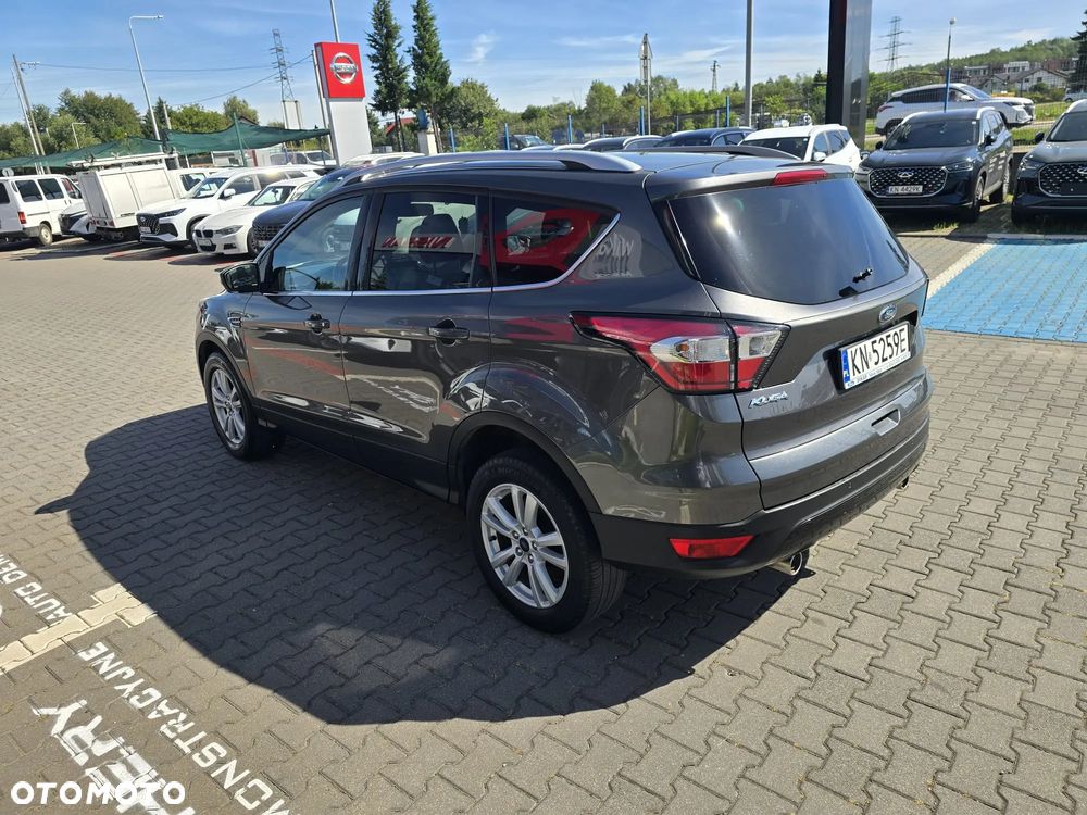 Ford Kuga 1.5 TDCi 2x4 Titanium - 4