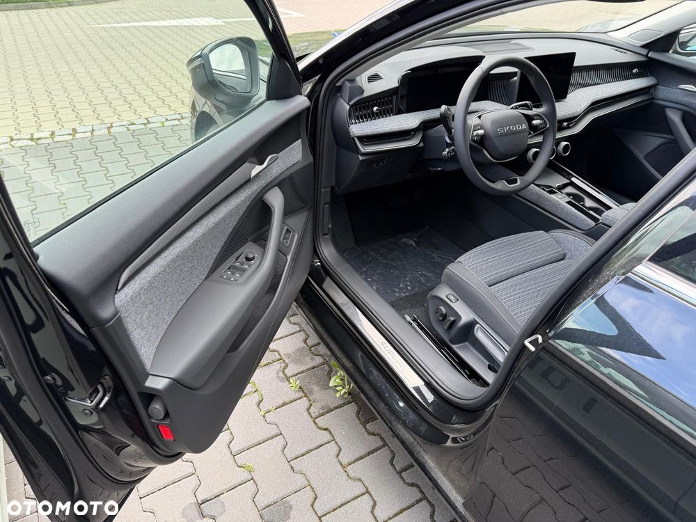 Skoda Superb 1.5 TSI mHEV Selection DSG - 6