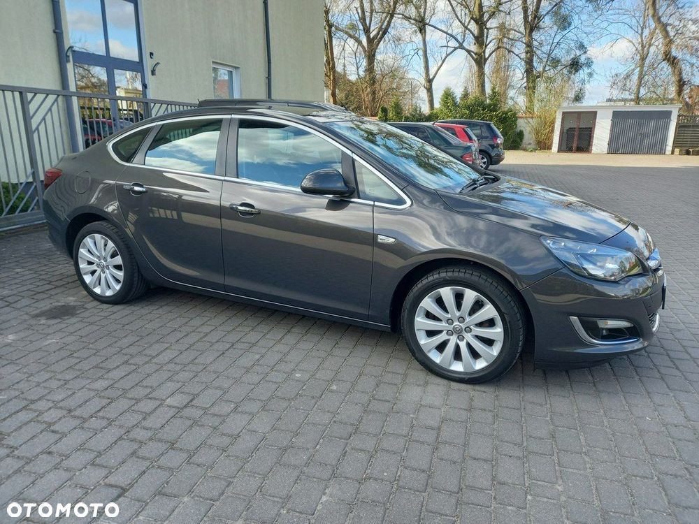 Opel Astra 1.4 Selection - 12