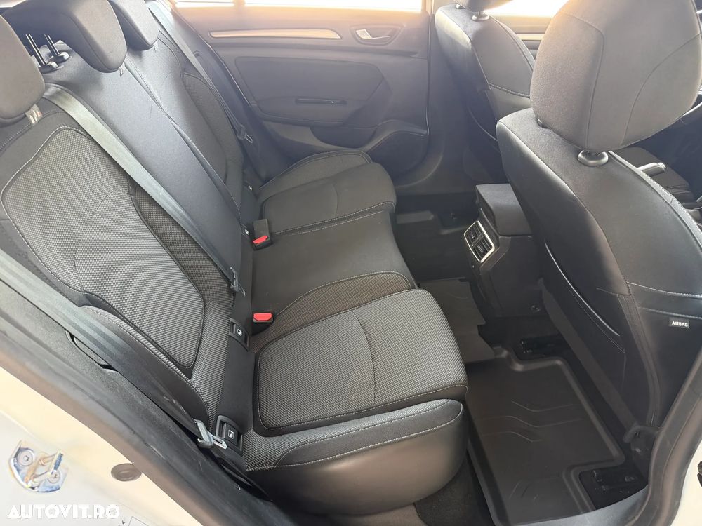 Renault Megane TCe 140 GPF BUSINESS EDITION - 36