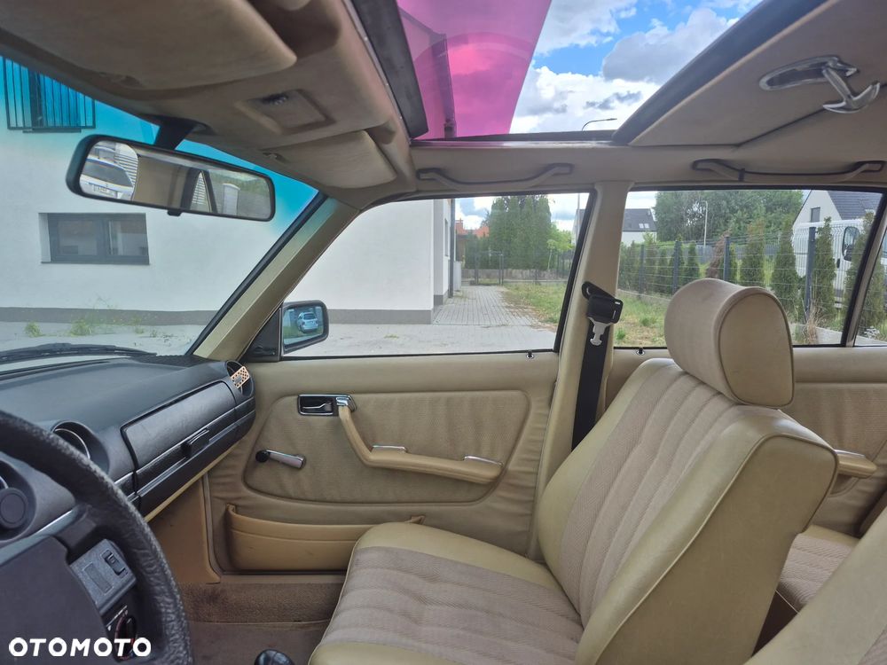 Mercedes-Benz W123 - 11