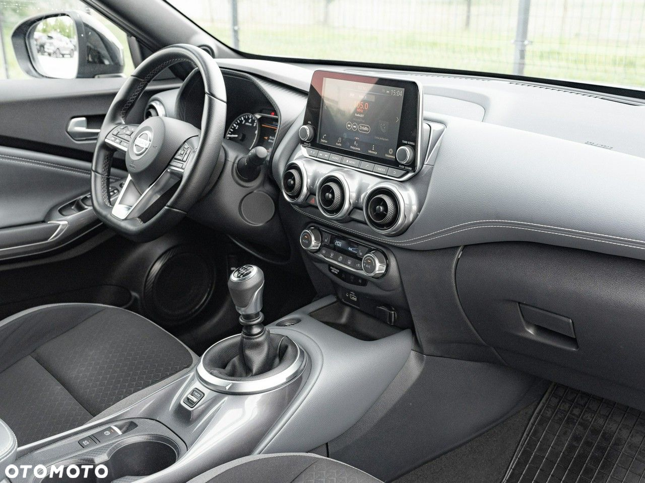 Nissan Juke 1.0 DIG-T N-Connecta - 33