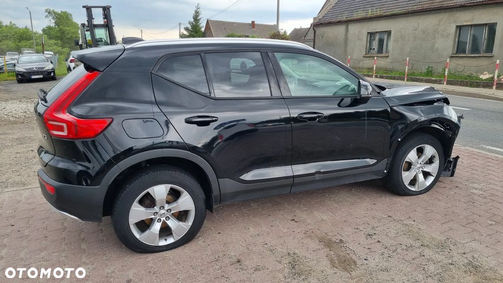 Volvo XC 40 T3 Geartronic Momentum Pro - 3