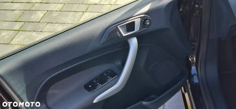 Ford Fiesta 1.25 Champions Edition - 11