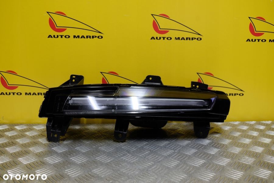 CADILLAC ESCALADE 2021- HALOGEN LAMPA LED DRL R USA - 3