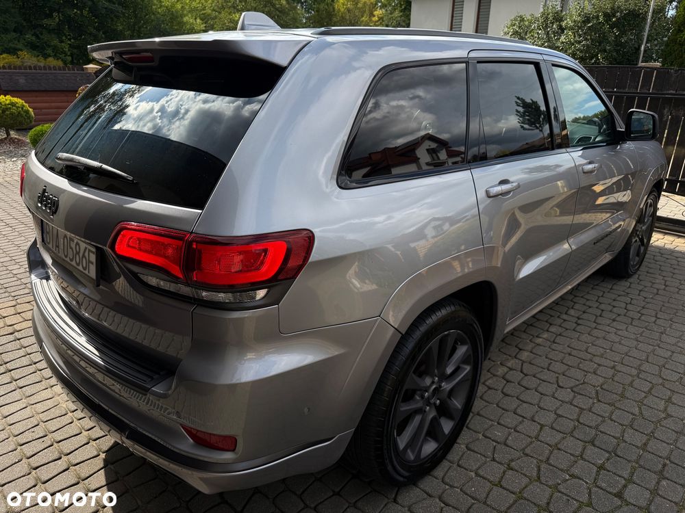 Jeep Grand Cherokee - 18