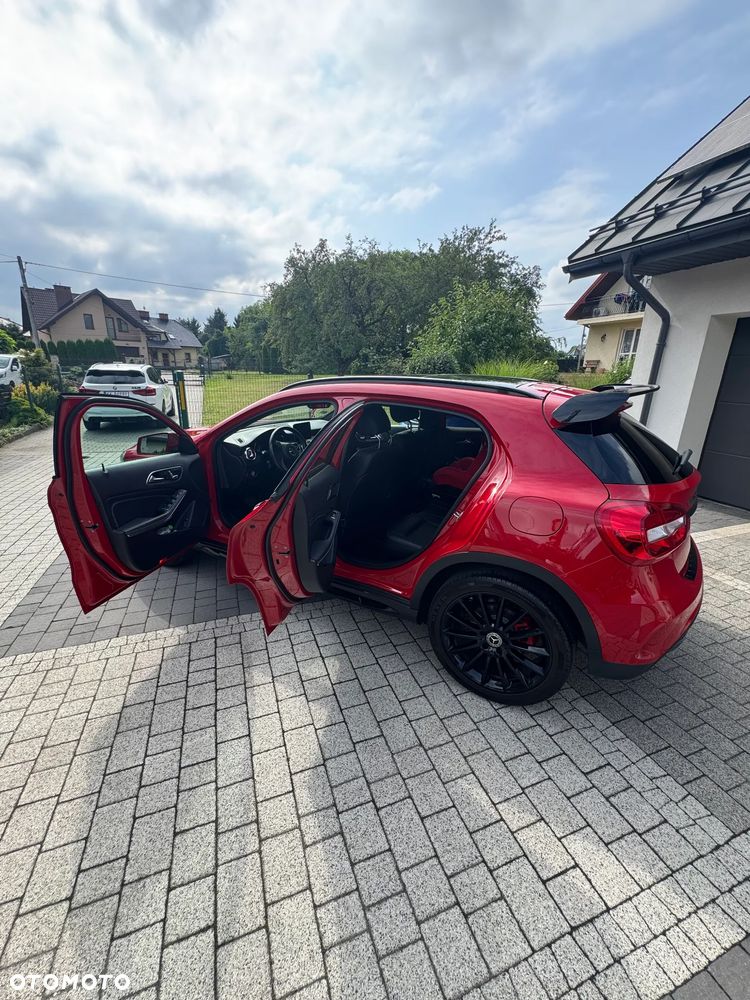 Mercedes-Benz GLA 250 4-Matic AMG Line - 6