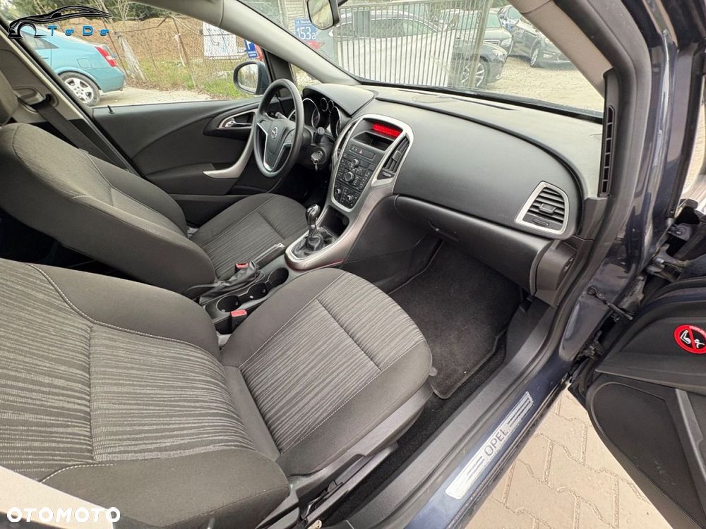 Opel Astra 2.0 CDTI DPF Cosmo - 29
