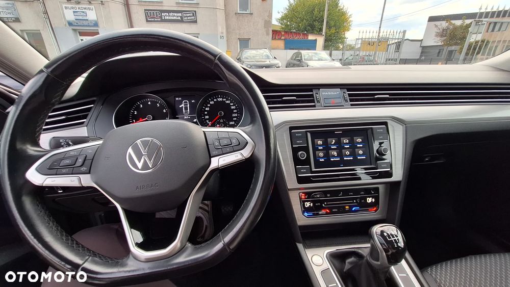 Volkswagen Passat - 14