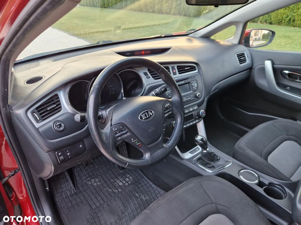 Kia Ceed 1.4 CVVT Fifa World Cup Edition - 6