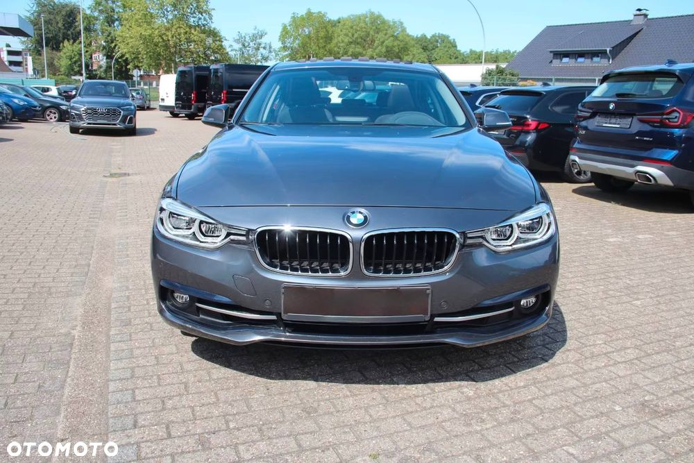 BMW Seria 3 320i Edition M Sport Shadow - 9