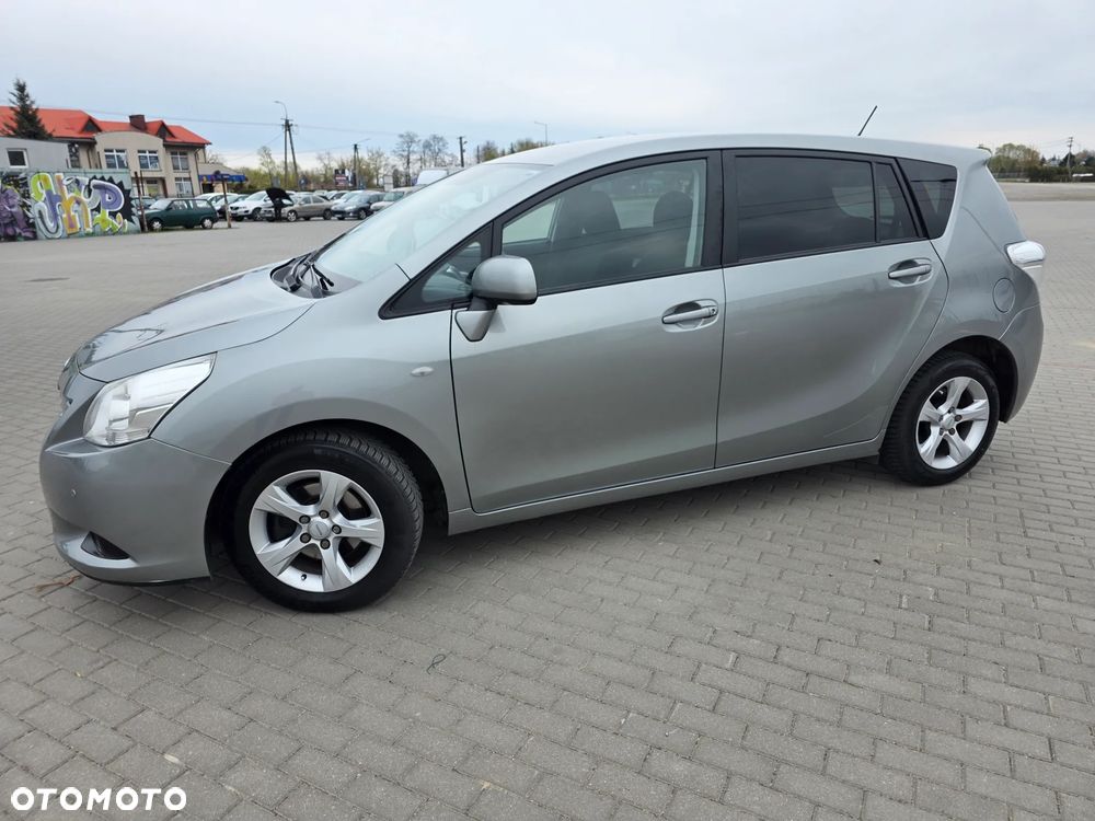 Toyota Verso 2.0 D-4D Life - 3