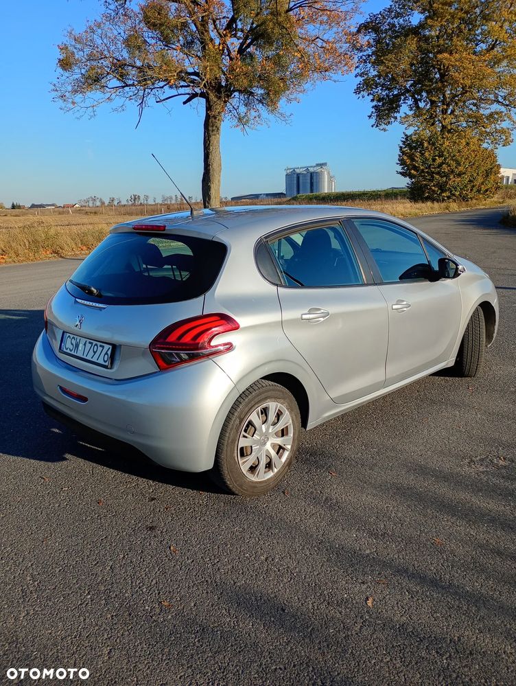 Peugeot 208 - 4