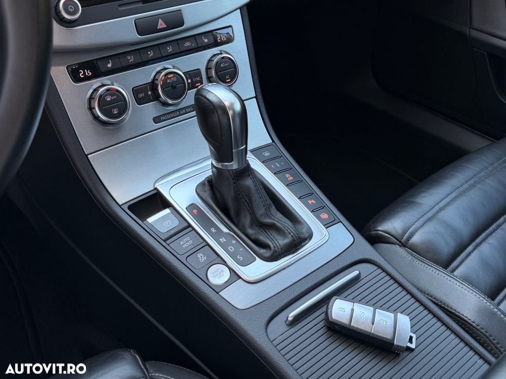 Volkswagen Passat CC 2.0 TDI DSG Exclusive - 35