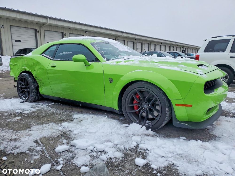 Dodge Challenger - 2
