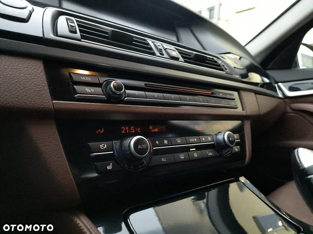 BMW Seria 5 525d xDrive Luxury Line - 20